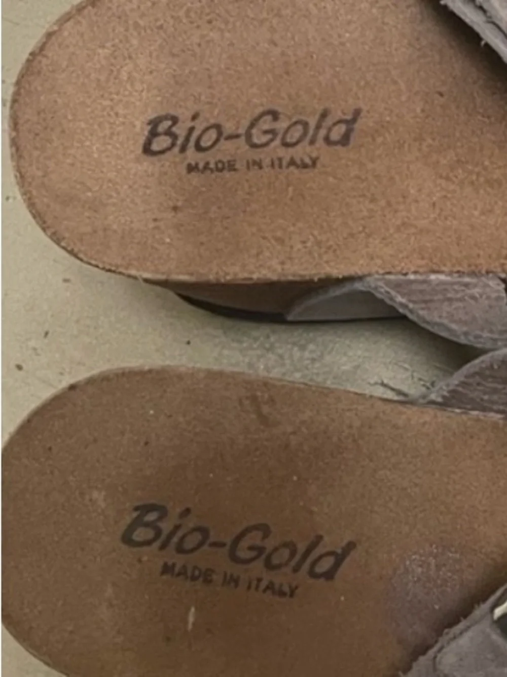 Bio-Gold Glass Ceiling Leather Sandal Wedges (Size Not Labeled) Size 9 Gray